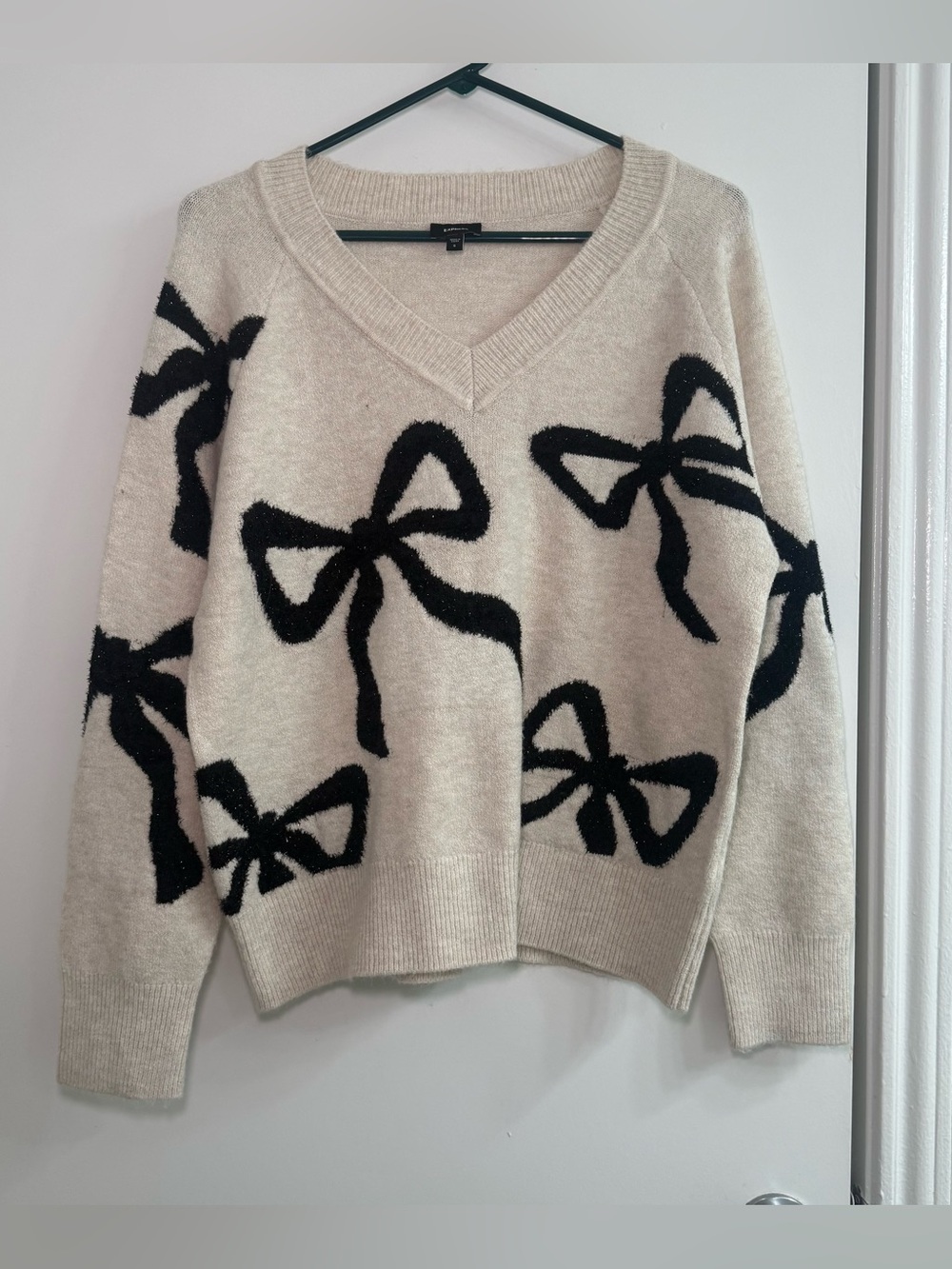 Express Bow Print V-Neck Sweater Women’s Size Small Cream Black Coquette